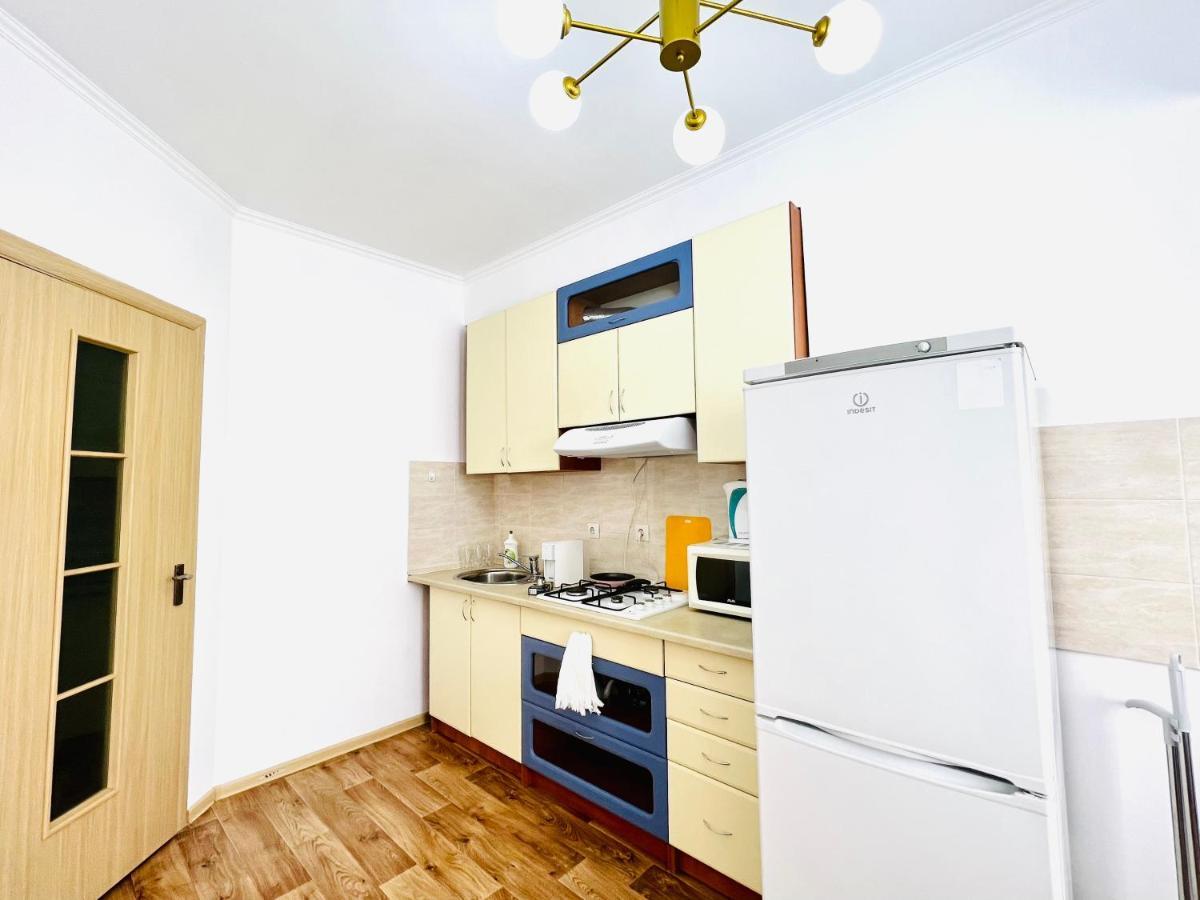 Evita Apartment Bisjkek Buitenkant foto
