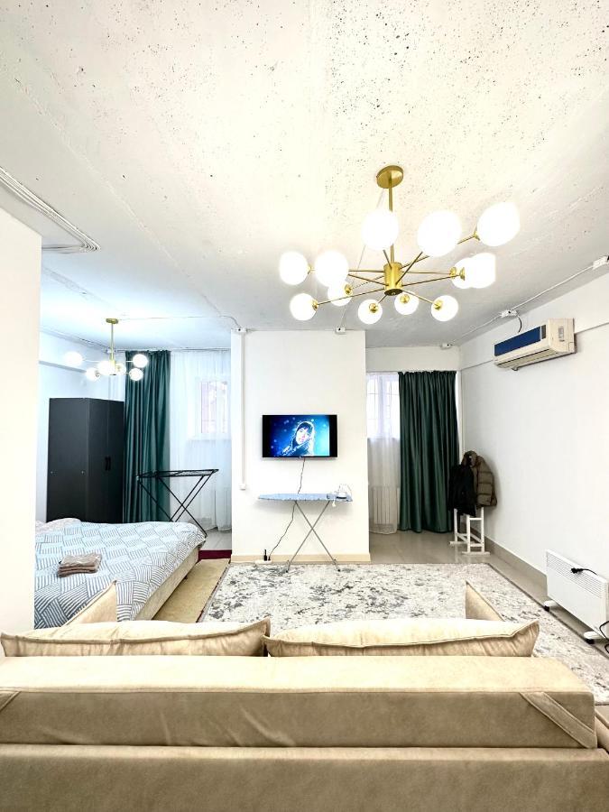 Evita Apartment Bisjkek Buitenkant foto