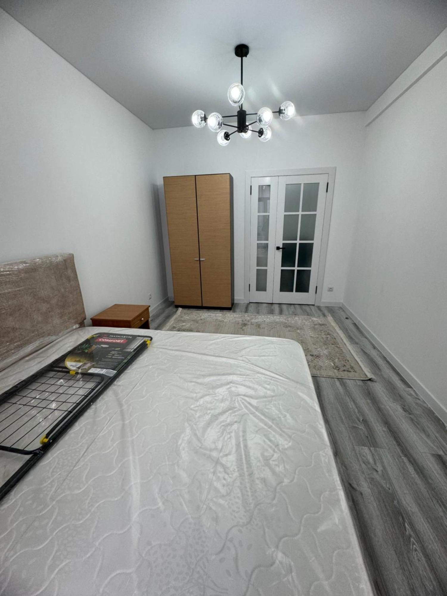 Evita Apartment Bisjkek Buitenkant foto